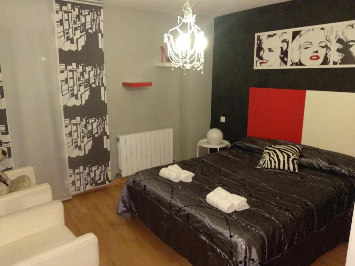 Agustina de Aragón Apartment Zaragoza Bagian luar foto